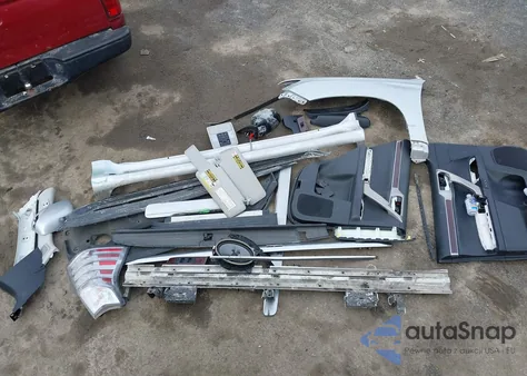 2014 Lexus Gx 460 z USA, uszkodzony, nr VIN JTJBM7FX6E5068675